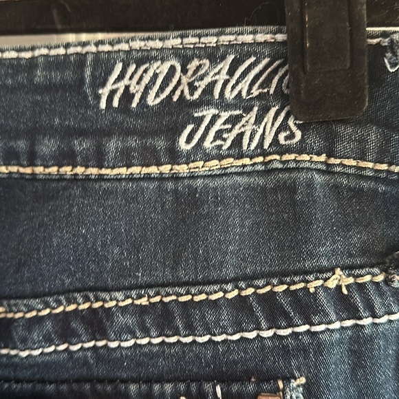 Hydraulic Jean Capris - 18 - BOOTY friendly! - Picture 4 of 6